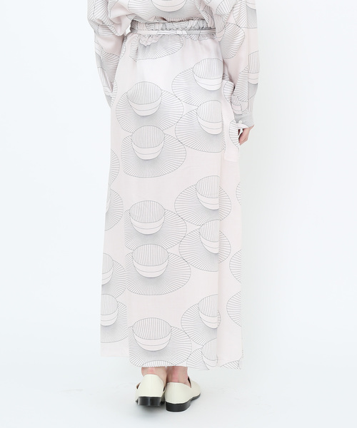 SALON adam et rope'（サロン アダム エ ロペ）の「【MAISON DU BON】カップ＆ソーサープリントロングスカート（スカート・レディース・オフホワイト・F）」の6枚目の写真