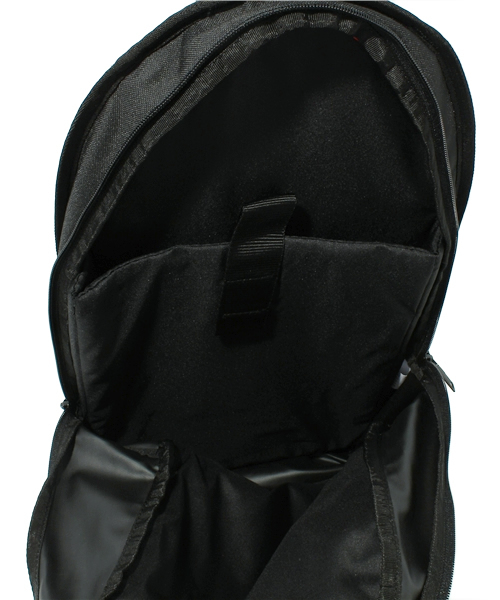 PUMA（プーマ）の「レプリカ バックパック - フェラーリ（バックパック/リュック・メンズ・レッド/ブラック・フリー）」の8枚目の写真