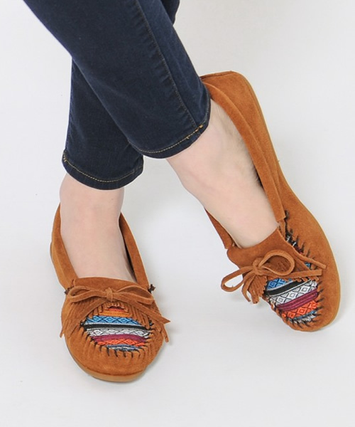 Minnetonka（ミネトンカ）の「【 MINNETONKA 】ミネトンカ KILTY モカシン デッキシューズ フラットシューズ（モカシン/デッキシューズ・レディース・ブラック/ブラウン/ブラウン系その他/ベージュ/ターコイズブルー/オリーブ/グレイッシュベージュ/グレー/ラベンダー・23㎝/24cm/24㎝/23cm/22cm/25cm/25㎝）」の13枚目の写真