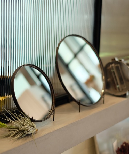 WEST VILLAGE TOKYO（ウェストビレッジトーキョー）の「ROUND MIRROR(S) ラウンドミラーS（ミラー・レディース・その他・SMALL）」の5枚目の写真