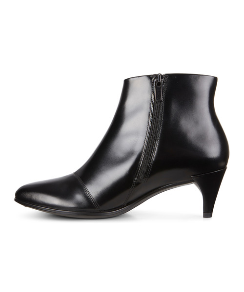 ECCO（エコー）の「SHAPE POINTY SLEEK レディース アンクルブーツ 45mm（ブーツ・レディース・ブラック・40/38/39/41/35/36/37）」の4枚目の写真