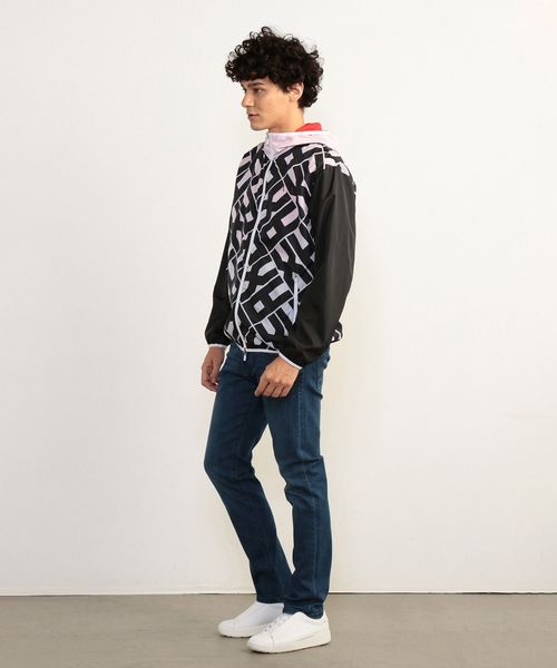 ARMANI EXCHANGE(アルマーニエクスチェンジ)の「【A|Xアルマーニ エクスチェンジ】リバーシブル ジップアップフーディ(ブルゾン・メンズ・ブラック系その他/レッド系その他・LARGE/MEDIUM/SMALL/X-LARGE/X-SMALL)」の8枚目の写真