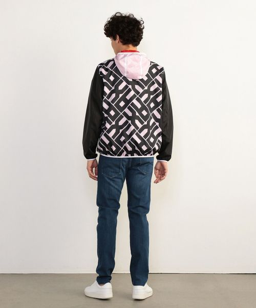 ARMANI EXCHANGE(アルマーニエクスチェンジ)の「【A|Xアルマーニ エクスチェンジ】リバーシブル ジップアップフーディ(ブルゾン・メンズ・ブラック系その他/レッド系その他・LARGE/MEDIUM/SMALL/X-LARGE/X-SMALL)」の9枚目の写真