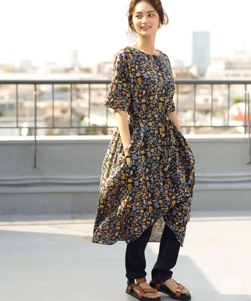 CRAFT STANDARD BOUTIQUE(クラフトスタンダードブティック)の「イロイロプリントワンピース●(ワンピース・レディース・ブラック/ネイビー/オフホワイト/オレンジ/ブルー・FREE)」の3枚目の写真
