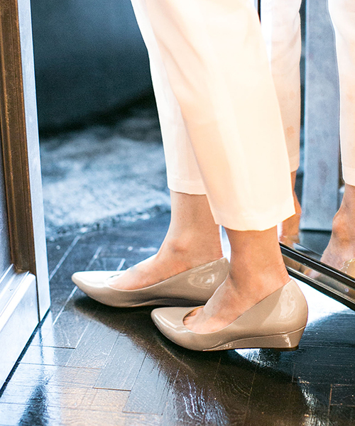 NANO universe（ナノユニバース）の「ローウェッジラバーソールパンプス（パンプス・レディース・ブラック/ベージュ・38/36/37/35）」の7枚目の写真