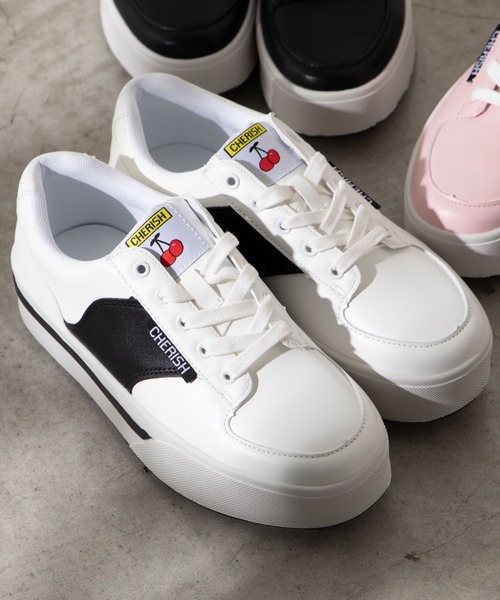 WEGO(ウィゴー)の「WEGO/チェリーモチーフ厚底スニーカー(スニーカー・レディース・ライトピンク/ブラック/ホワイト・LARGE/MEDIUM)」の2枚目の写真