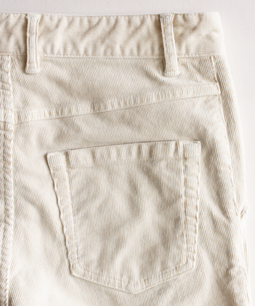 BEAUTY&YOUTH UNITED ARROWS（ビューティーアンドユースユナイテッドアローズ）の「by ※∵コーデュロイテーパード9分丈パンツ ◆（その他パンツ・レディース・オフホワイト/ダークグレー/ベージュ/ロイヤルブルー・MEDIUM/SMALL/LARGE）」の13枚目の写真