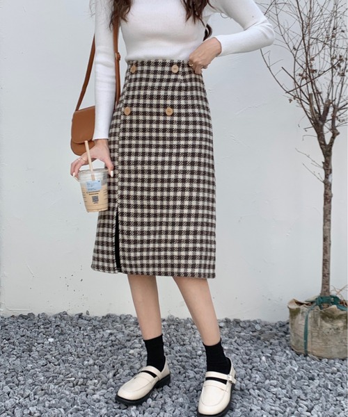 emi+(エミプラス)の「フロントボタンスリットチェックスカート(スカート・レディース・ブラック/ブラウン・S/M/L)」の12枚目の写真