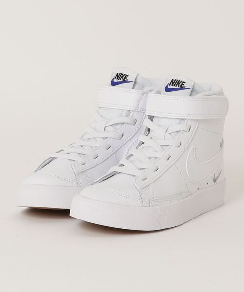 NIKE(ナイキ)の「NIKE ナイキ 17-22BLAZER MID '77 SE (PS) ブレーザーMID 77SE PS KDC0465 100WHT/BLK(スニーカー・キッズ・ホワイト・22.0cm/20/17/21/19/18)」の1枚目の写真