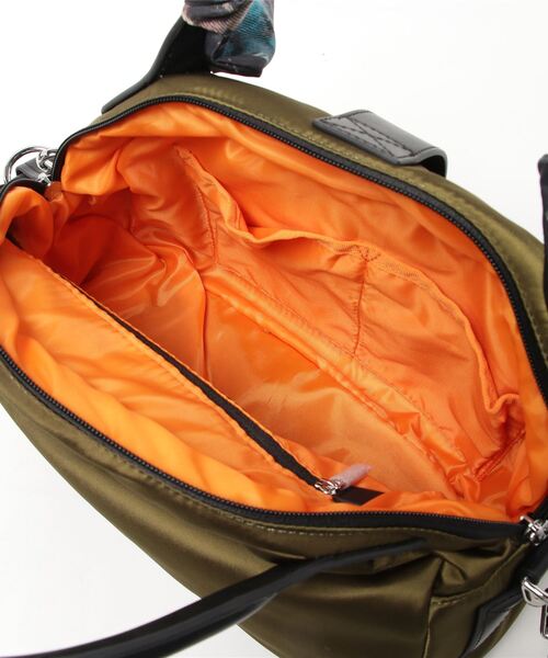 DIESEL(ディーゼル)の「レディース ナイロン ハンドバッグ(ハンドバッグ・レディース・ブラック/カーキ・UNI)」の13枚目の写真