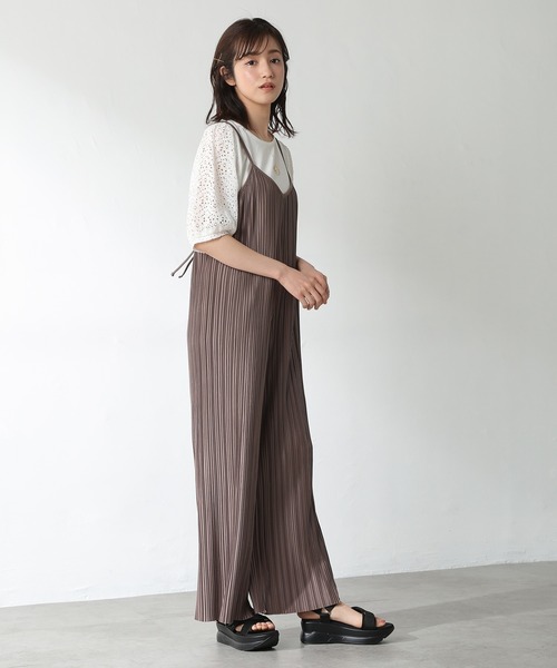 Honeys(ハニーズ)の「プリーツオールインワン(つなぎ/オールインワン・レディース・ブラック/カーキ/モカ/グレイッシュベージュ・S/M/L)」の9枚目の写真