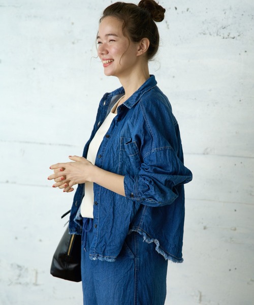 PUAL CE CIN（ピュアルセシン）の「綿ヘンプデニムブラウス（シャツ/ブラウス・レディース・インディゴブルー/ブルー・FREE）」の12枚目の写真