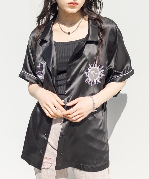 RASVOA（ラスボア）の「パイピング刺繍サテンシャツ（シャツ/ブラウス