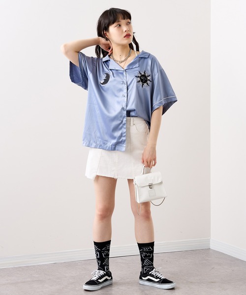 RASVOA（ラスボア）の「パイピング刺繍サテンシャツ（シャツ/ブラウス・レディース・ブラック/サックスブルー・FREE）」の18枚目の写真