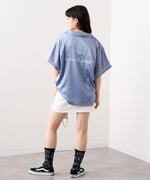 RASVOA（ラスボア）の「パイピング刺繍サテンシャツ（シャツ/ブラウス・レディース・ブラック/サックスブルー・FREE）」の22枚目の写真