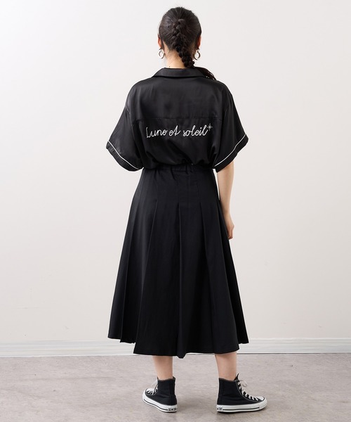 RASVOA（ラスボア）の「パイピング刺繍サテンシャツ（シャツ/ブラウス・レディース・ブラック/サックスブルー・FREE）」の21枚目の写真