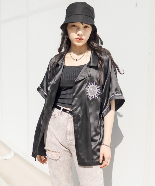 RASVOA（ラスボア）の「パイピング刺繍サテンシャツ（シャツ/ブラウス・レディース・ブラック/サックスブルー・FREE）」の13枚目の写真