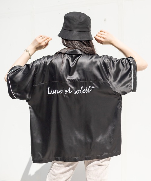 RASVOA（ラスボア）の「パイピング刺繍サテンシャツ（シャツ/ブラウス・レディース・ブラック/サックスブルー・FREE）」の7枚目の写真