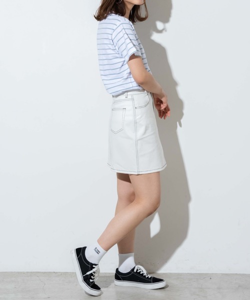 WEGO（ウィゴー）の「WEGO/コットンジャストフィット半袖Tシャツ（Tシャツ/カットソー・レディース・ホワイト/ホワイト系その他5/ブルー系その他5/スミクロ・MEDIUM/SMALL）」の13枚目の写真