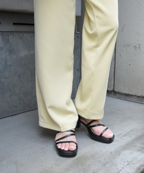 sango（sango）の「ストリングストラップ円柱ヒールサンダル（サンダル・レディース・ブラック/アイボリー/キャメル/グレイッシュベージュ・LL/3L/SS/S/M/L）」の22枚目の写真