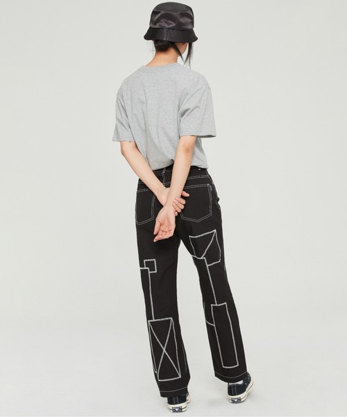 ROMANTIC CROWN（ロマンティッククラウン）の「【ROMANTIC CROWN】WOMANS WHITE RABBIT TEE / ロマンティッククラウン ウィメンズ ホワイト ラビット グラフィック Tシャツ（Tシャツ/カットソー・レディース・スカイブルー/グレー/ライトパープル・MEDIUM/SMALL）」の6枚目の写真