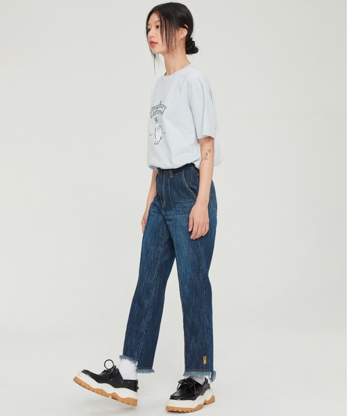 ROMANTIC CROWN（ロマンティッククラウン）の「【ROMANTIC CROWN】WOMANS WHITE RABBIT TEE / ロマンティッククラウン ウィメンズ ホワイト ラビット グラフィック Tシャツ（Tシャツ/カットソー・レディース・スカイブルー/グレー/ライトパープル・MEDIUM/SMALL）」の15枚目の写真