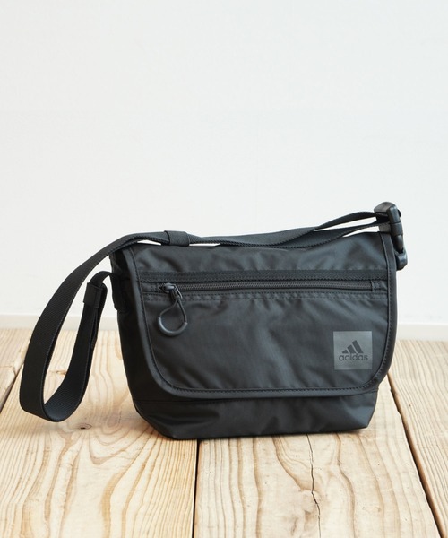 セール Adidas アディダス ショルダーバッグ かぶせ型 4リットル ショルダーバッグ Adidas アディダス のファッション通販 Zozotown