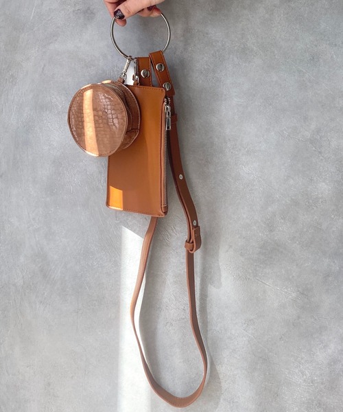 She's Closet（シーズクローゼット）の「フェイクレザーリングハンドル2wayミニショルダーバッグ（ショルダーバッグ・レディース・ブラック/アイボリー/キャメル/ダークブルー/サックスブルー/グレイッシュベージュ/モカ/オレンジ/グリーン・FREE）」の8枚目の写真