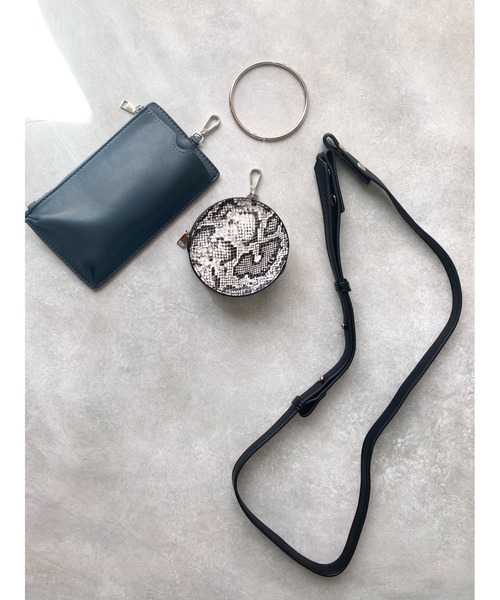 She's Closet（シーズクローゼット）の「フェイクレザーリングハンドル2wayミニショルダーバッグ（ショルダーバッグ・レディース・ブラック/アイボリー/キャメル/ダークブルー/サックスブルー/グレイッシュベージュ/モカ/オレンジ/グリーン・FREE）」の20枚目の写真