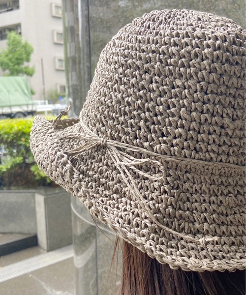 AZUL ENCANTO（アズールエンカント）の「ナチュラルハット　シンプル細編み（ハット・レディース・ブラウン/ライトベージュ・FREE）」の13枚目の写真