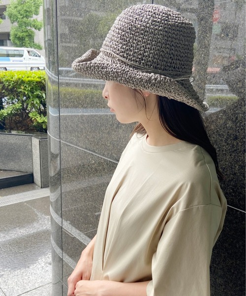 AZUL ENCANTO（アズールエンカント）の「ナチュラルハット　シンプル細編み（ハット・レディース・ブラウン/ライトベージュ・FREE）」の5枚目の写真