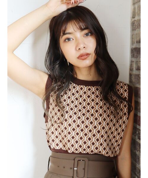 MURUA（ムルーア）の「ジオメトリックニットベスト（ベスト・レディース・グリーン/パープル/ブラウン・FREE）」の2枚目の写真