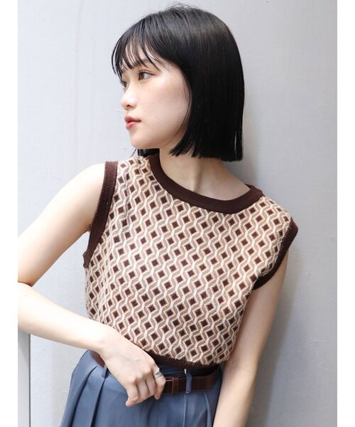 MURUA（ムルーア）の「ジオメトリックニットベスト（ベスト・レディース・グリーン/パープル/ブラウン・FREE）」の10枚目の写真