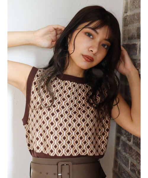 MURUA（ムルーア）の「ジオメトリックニットベスト（ベスト・レディース・グリーン/パープル/ブラウン・FREE）」の8枚目の写真