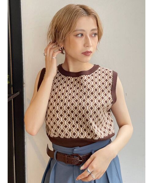 MURUA（ムルーア）の「ジオメトリックニットベスト（ベスト・レディース・グリーン/パープル/ブラウン・FREE）」の20枚目の写真