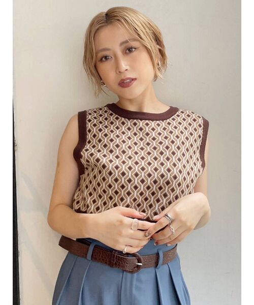 MURUA（ムルーア）の「ジオメトリックニットベスト（ベスト・レディース・グリーン/パープル/ブラウン・FREE）」の11枚目の写真