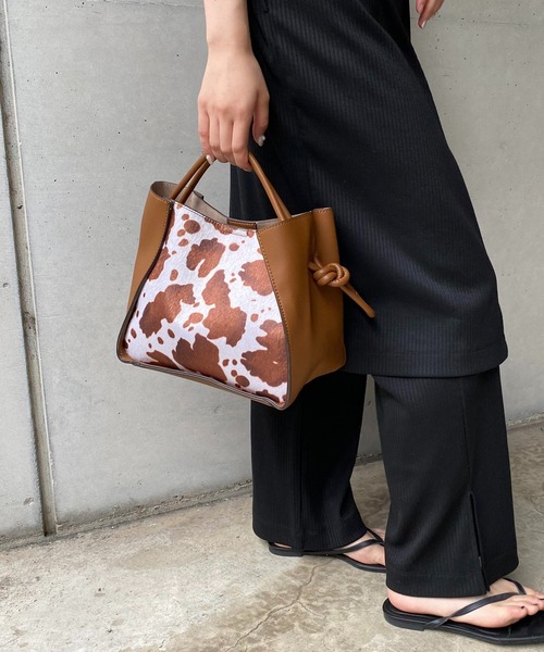 CAPRICIEUX LE'MAGE（カプリシューレマージュ）の「異素材コンビバッグ（ショルダーバッグ・レディース・ブラウン/グレー・FREE）」の2枚目の写真