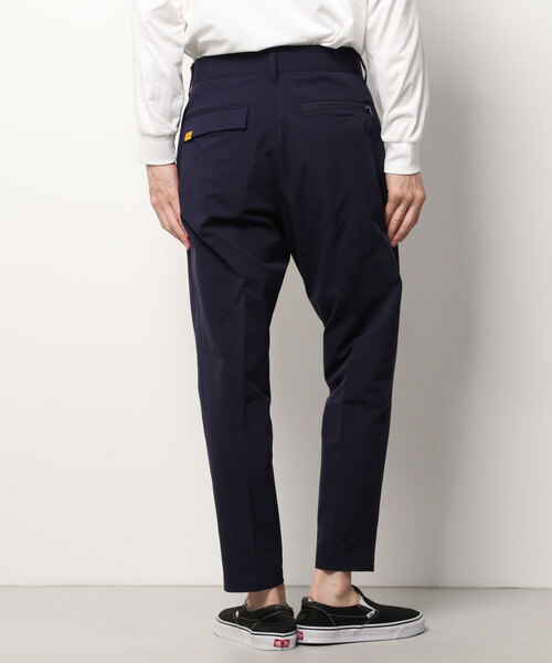 NUMBER (N)INE(ナンバーナイン)の「TAPERED ASYMMETRIC POCKET TROUSERS / テーパード アシンメトリックポケットパンツ(その他パンツ・メンズ・ブラック/ネイビー・2/4/3)」の7枚目の写真
