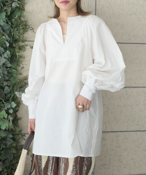 CORNERS（コーナーズ）の「ボリュームスリーブカフタンブラウス（シャツ/ブラウス・レディース・ホワイト/ブラック/グレイッシュベージュ/ボルドー/ダークオレンジ・M）」の2枚目の写真