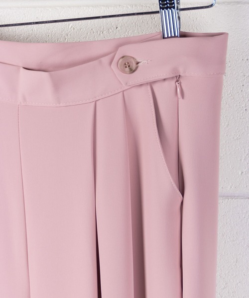 me+em select(ミームセレクト)の「センタープレスカラーワイドタックスラックス(スラックス・レディース・ブラック/グレー/ピンク/ブルー・SMALL/MEDIUM)」の16枚目の写真