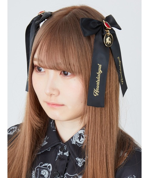 Ank Rouge（アンクルージュ）の「【ツイステッドワンダーランド】リボンバレッタ　ハーツラビュル（バレッタ/ヘアクリップ・レディース・ブラック・FREE）」の2枚目の写真