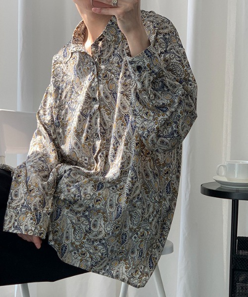 MGV(エムジーヴィー)の「ヴィンテージプリントオーバーサイズLSシャツ(シャツ/ブラウス・メンズ・ブラック×ホワイト/ベージュ×ブラック/ブラウン/ブラック系その他/ベージュ・LARGE/MEDIUM/X-LARGE)」の5枚目の写真