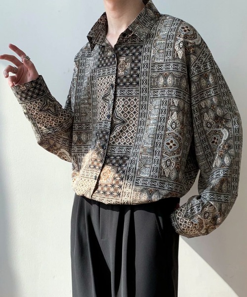 MGV(エムジーヴィー)の「ヴィンテージプリントオーバーサイズLSシャツ(シャツ/ブラウス・メンズ・ブラック×ホワイト/ベージュ×ブラック/ブラウン/ブラック系その他/ベージュ・LARGE/MEDIUM/X-LARGE)」の3枚目の写真