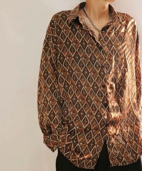 MGV(エムジーヴィー)の「ヴィンテージプリントオーバーサイズLSシャツ(シャツ/ブラウス・メンズ・ブラック×ホワイト/ベージュ×ブラック/ブラウン/ブラック系その他/ベージュ・LARGE/MEDIUM/X-LARGE)」の20枚目の写真