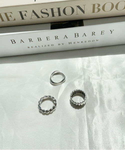 PairPair（ペアペア）の「シルバーデザインリング（リング・レディース・A/C/B・FREE）」の4枚目の写真