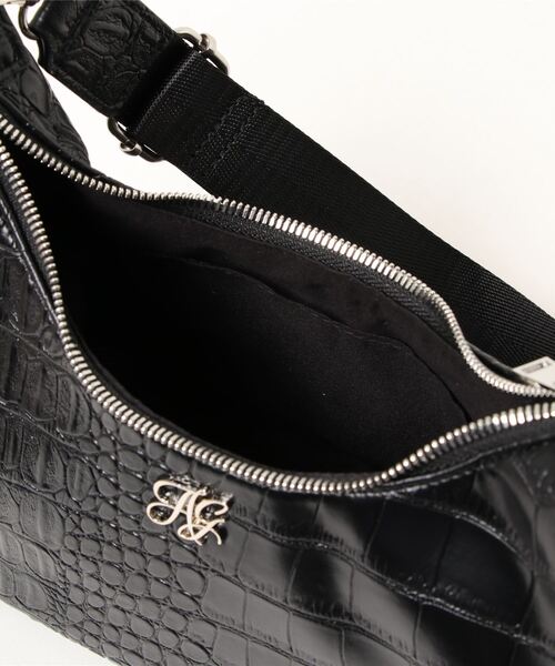 ANDGEEBEE(アンジービー)の「ポーチ付きクロコショルダーバッグ(ショルダーバッグ・レディース・ブラック・FREE)」の10枚目の写真