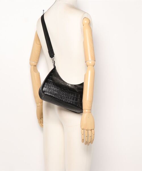 ANDGEEBEE(アンジービー)の「ポーチ付きクロコショルダーバッグ(ショルダーバッグ・レディース・ブラック・FREE)」の16枚目の写真
