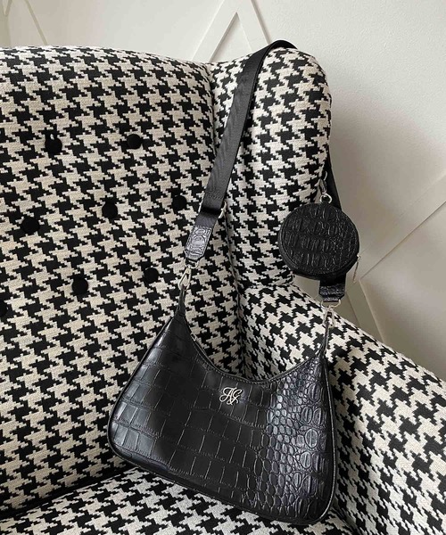 ANDGEEBEE(アンジービー)の「ポーチ付きクロコショルダーバッグ(ショルダーバッグ・レディース・ブラック・FREE)」の8枚目の写真