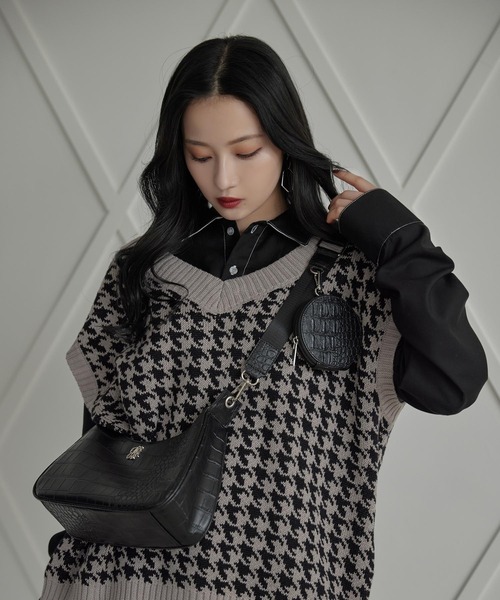 ANDGEEBEE(アンジービー)の「ポーチ付きクロコショルダーバッグ(ショルダーバッグ・レディース・ブラック・FREE)」の11枚目の写真