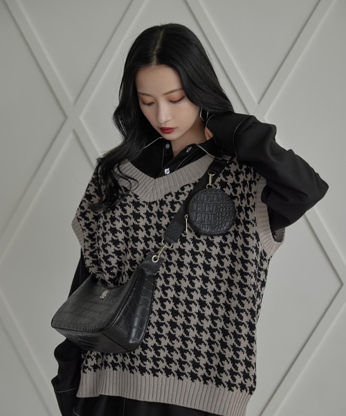 ANDGEEBEE(アンジービー)の「ポーチ付きクロコショルダーバッグ(ショルダーバッグ・レディース・ブラック・FREE)」の6枚目の写真